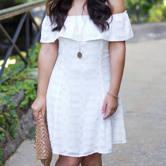 🕊 Wren white lace off the shoulder dress - Picture 3 of 6